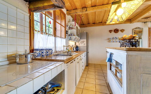 Dworek: Cabinetry, Countertop, Ejendom, Tap, Håndvask, Køkken, Træ, Indretning, Arkitektur, Køkkenvask