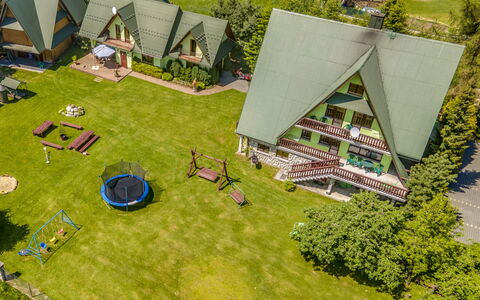Bukowina-Czarna Gora 100: Ejendom, Økoregion, Plante, Land Lot, Urban Design, Telt, Bygning, Biome, Græs, Fritid