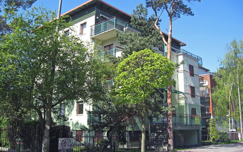 Jurata 1: Himmel, Plante, Bygning, Ejendom, Vindue, Træ, Hus, Urban Design, Kvarter, City