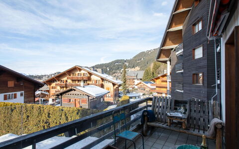 Villars 765: Lejlighed, Altan, Sidespor