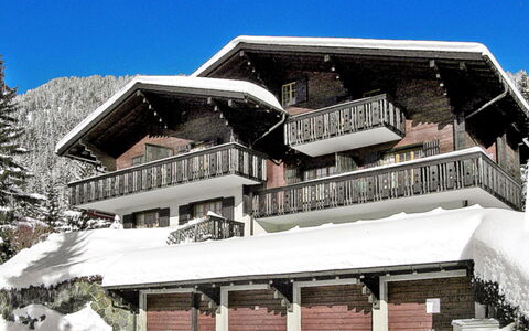 Villars 850: Himmel, Bygning, Ejendom, Vindue, Sne, Hus, Hældning, Træ, Facade, Tag