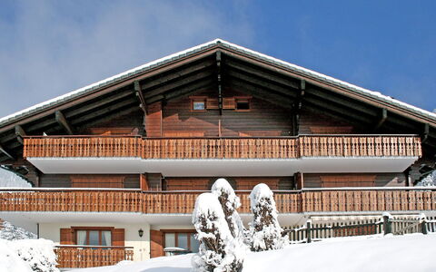 Villars 920: Himmel, Bygning, Ejendom, Vindue, Sne, Hus, Arkitektur, Hældning, Sommerhus, Træ