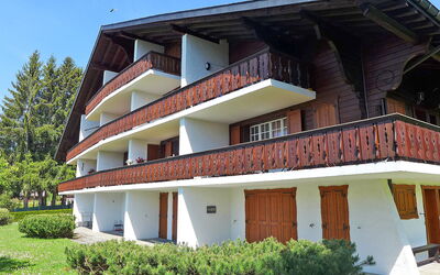 Villars 995: Plante, Bygning, Ejendom, Vindue, Himmel, Hus, Boligområde, Sommerhus, Træ