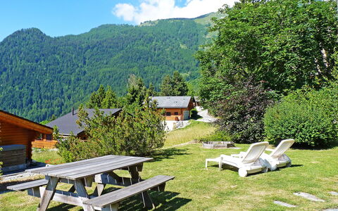 Six des Armailles: Natur, Ejendom, Bord, Bjerg, Møbel, Bjergrige Landskabsformer, Naturreservat, Sommerhus, Ødemark, Bjergkæde