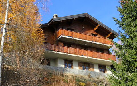 Falaises: Hus, Ejendom, Hjem, Arkitektur, Tag, Bygning, Ejendom, Træ, Himmel, Sommerhus