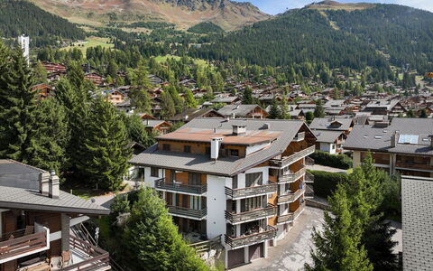 Verbier 582: Bygning, Boligområde, Arkitektur, Hjem, Hus, Lejlighed, Menneskelig Bosættelse, Urban Design, Altan, Hældning