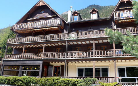 Champex 150: Plante, Himmel, Vindue, Bygning, Træ, Træ, Fritid, Hus, Facade