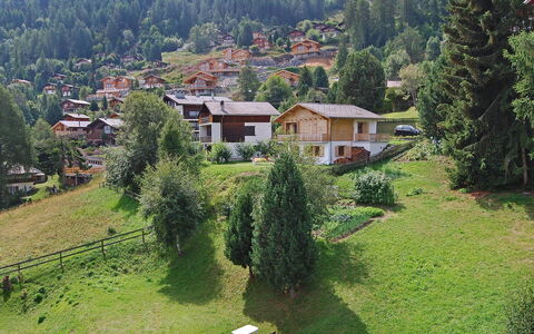 Bisse-Vieux A-4: Hill Station, Bjerglandsby, Ejendom, Landdistrikt, Træ, Hus, Land Lot, Stad, Bjerg, Landsby