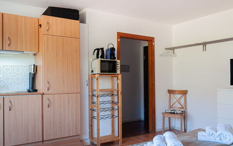 Nendaz 800: Ejendom, Cabinetry, Træ, Køkken Apparat, Indretning, Gulvbelægning, Etage, Reoler, Køkken, Husholdningsapparat