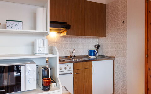 Jolimont J4: Køkken, Køkken Apparat, Større Bandage, Countertop, Træ, Indretning, Cabinetry, Møbel, Håndvask, Værelse
