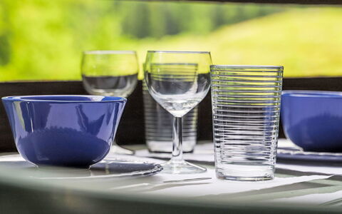 Siviez-Nendaz 400: Bordservice, Drinkware, Glasservice, Tallerkner, Bord, Vand, Serveware, Vinglas, Barware, Stol