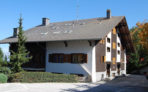 Bellevue l: Ejendom, Hus, Bygning, Hjem, Tag, Arkitektur, Boligområde, Ejendom, Sommerhus, Landdistrikt