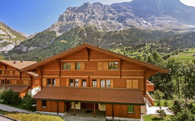 Grindelwald 106: Bjerg, Himmel, Plante, Bygning, Ejendom, Vindue, Hus, Naturlige Landskab, Træ, Land Lot