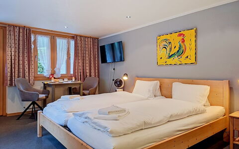 Grindelwald 150: Seng, Soveværelse, Væg, Sengetøj, Indretning, Sengetøj, Træ, Textile, Bed Frame, Møbel