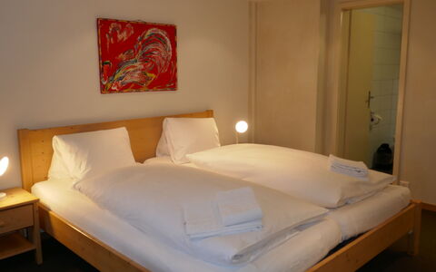 Grindelwald 150: Bygning, Møbel, Komfort, Træ, Textile, Bed Frame, Indretning, Belysning, Lampe, Etage