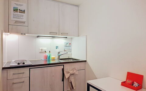 Grindelwald 150: Køkken, Countertop, Køkken Apparat, Indretning, Køkkenvask, Større Bandage, Håndvask, Cabinetry, Tap, Lejlighed