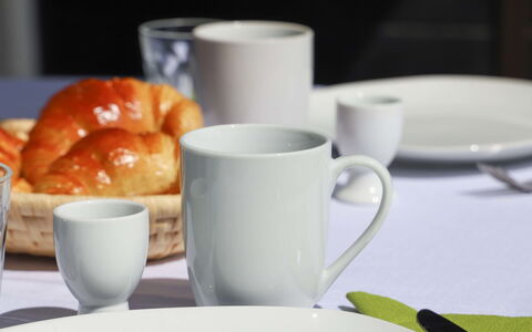Zermatt 100: Bordservice, Mad, Bord, Drinkware, Tallerkner, Kaffekop, Kop, Plade, Serveware, Ingrediens