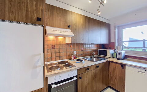 Luchre: Countertop, Køkken, Indretning, Cabinetry, Træ, Gulvbelægning, Større Bandage, Loft, Køkken Apparat, Etage