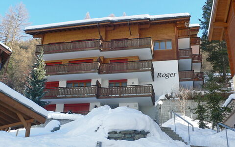 Zermatt 4: Himmel, Daytime, Sne, Bygning, Træ, Vindue, Hældning, Fryser, Plante