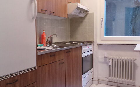 Kondor: Ejendom, Værelse, Cabinetry, Møbel, Køkken, Hus, Etage, Ejendom, Bygning, Indretning