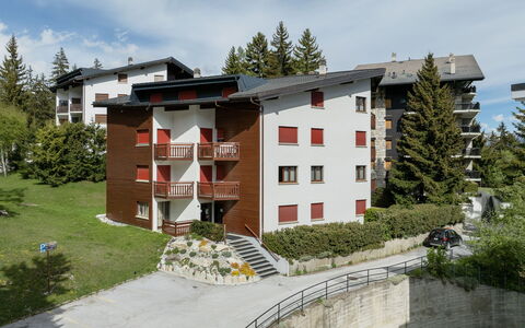Crans-Montana 130: Bygning, Arkitektur, Hus, Boligområde, Hjem, Menneskelig Bosættelse, Lærk, Gård, Altan
