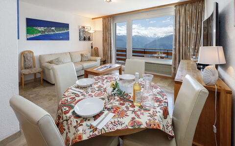 Crans-Montana 155: Indretning, Møbel, Loft, Værelse, Lejlighed, Stol, Udvej, Couch, Stue, Hotel