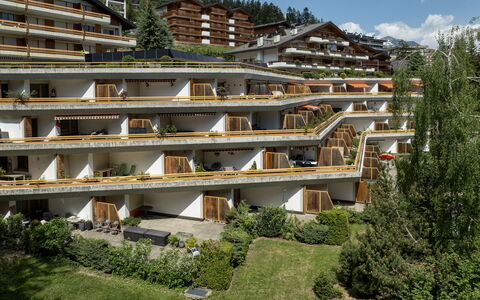 Crans-Montana 760: Arkitektur, Hældning, Bjerglandsby, Eco Hotel, Altan