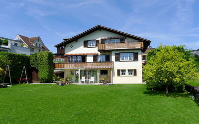 Weggis 7: Himmel, Plante, Sky, Bygning, Ejendom, Vindue, Træ, Hus, Land Lot, Naturlige Landskab