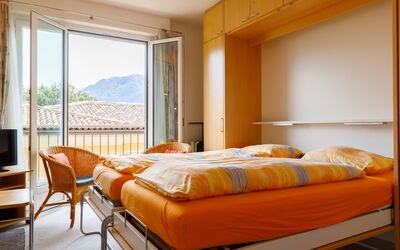 Ascona 100: Møbel, Komfort, Bygning, Træ, Bed Frame, Textile, Pude, Indretning, Seng