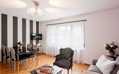 Suite 200.15: Værelse, Stue, Indretning, Møbel, Ejendom, Bygning, Etage, Loft, Laminat Gulv, Hus