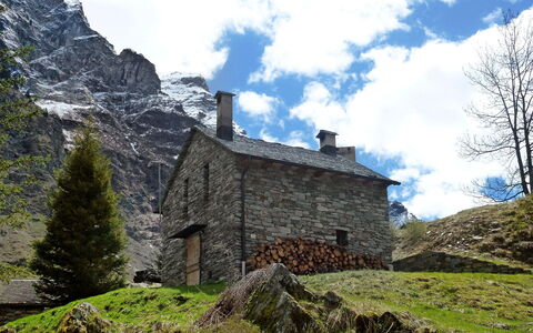 Rustico Dara Cotta: Highland, Bjergrige Landskabsformer, Bjerg, Bjergkæde, Faldt, Ødemark, Alps, Sommerhus, Hus, Himmel