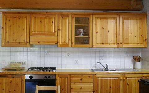Rustico Dara Cotta: Køkken, Countertop, Cabinetry, Køkken Apparat, Møbel, Træ, Gulvbelægning, Indretning, Loft, Skab