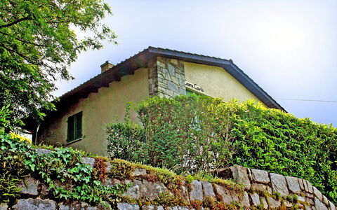 Carlo Cityview Lugano: Væg, Ejendom, Hus, Vegetationen, Tag, Bygning, Stenmur, Landdistrikt, Arkitektur, Træ