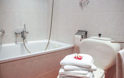 Feriebolig:&nbsp;Residenza Monte Bré - Apt.004 Haus1 102.28