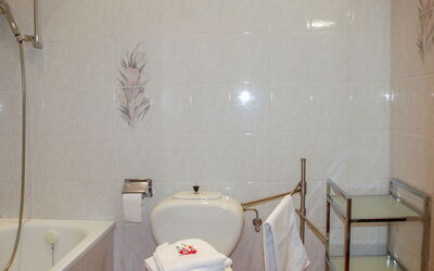 Feriebolig:&nbsp;Residenza Monte Bré - Apt.004 Haus1 102.28