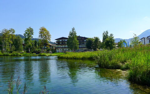 Apt. 13: Vand, Plante, Himmel, Vandressourcer, Daytime, Naturlige Landskab, Sø, Træ, Land Lot