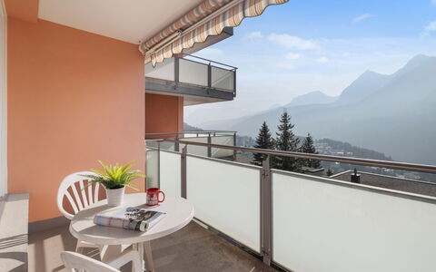 Arosa 100: Møbel, Lejlighed, Stol, Loft, Altan, Bjergkæde, Alps, Kam, Glacial Landskabsform, Penthouselejlighed