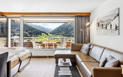 Guardaval Apt 602 200.66: Bord, Couch, Møbel, Ejendom, Indretning, Stue, Arkitektur, Studio Couch, Bygning, Etage