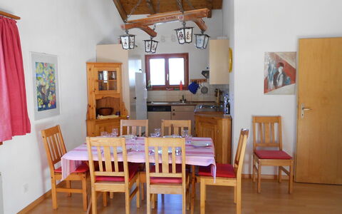 Haus Murena: Værelse, Ejendom, Møbel, Spisestue, Etage, Bygning, Hus, Bord, Indretning, Hårdttræ