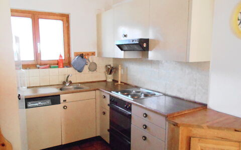 Haus Murena: Ejendom, Værelse, Møbel, Køkken, Cabinetry, Countertop, Bygning, Hus, Etage, Indretning