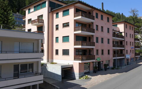 St. Moritz 875: Bygning, Vindue, Himmel, Plante, Træ, Urban Design, Højhus, Ejerlejlighed, Kvarter, Boligområde