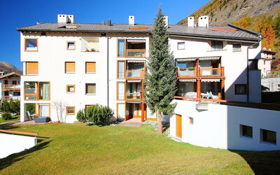 Pontresina 170: Ejendom, Bygning, Hus, Boligområde, Hjem, Ejendom, Lejlighed, Stad, Arkitektur, Facade