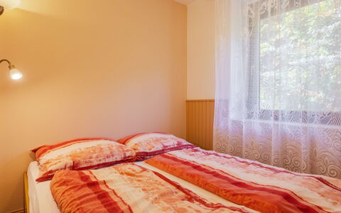 Romantica: Indretning, Væg, Seng, Soveværelse, Træ, Værelse, Textile, Loft, Sengetøj, Etage