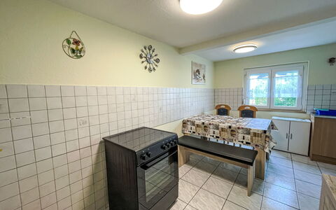 Bless: Gulvbelægning, Etage, Loft, Indretning, Countertop, Køkken, Cabinetry, Værelse, Større Bandage, Lysarmatur