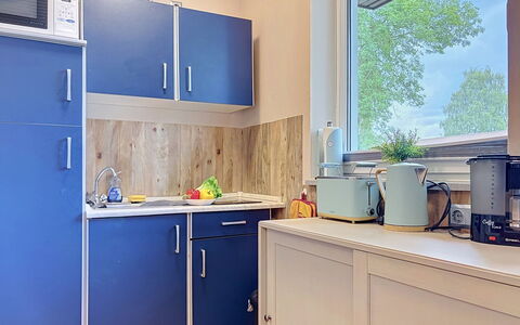 Goetheallee: Køkken Apparat, Større Bandage, Køkken, Countertop, Cabinetry, Indretning, Skab, Lille Apparat, Værelse, Husholdningsapparat