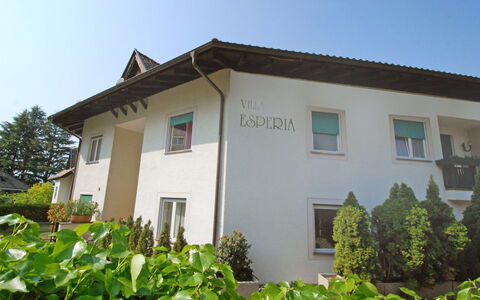 Villa Esperia: Plante, Bygning, Himmel, Vindue, Botanik, Træ, Land Lot, Hus, Sommerhus, Biome