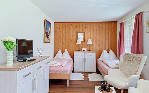 Grindelwald 255: Møbel, Indretning, Seng, Soveværelse, Værelse, Etage, Loft, Sengetøj, Sengetøj, Bed Frame
