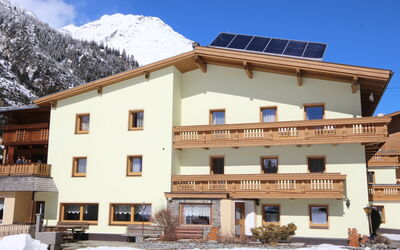 Sankt Leonhard Im Pitztal 350: Himmel, Bygning, Ejendom, Sne, Vindue, Bjerg, Plante, Arkitektur, Hus, Sky