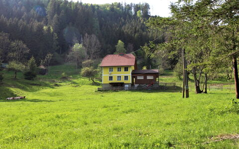 Krechen Alm: Himmel, Plante, Bygning, Daytime, Ejendom, Vindue, Træ, Arkitektur, Urban Design, Fritid