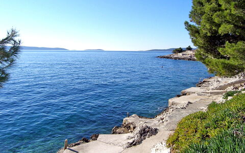 Trogir Okrug Gornji 304: Krop Af Vand, Kyst, Hav, Vand, Kyst, Himmel, Coastal Og Oceaniske Landskabsformer, Naturlige Landskab, Bugt, Vandressourcer
